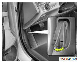 Hyundai I40: Otwieranie Maski Silnika - Maska Silnika - Cechy Samochodu Hyundai
